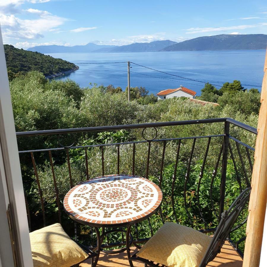 Apartment Marina Valun Bagian luar foto